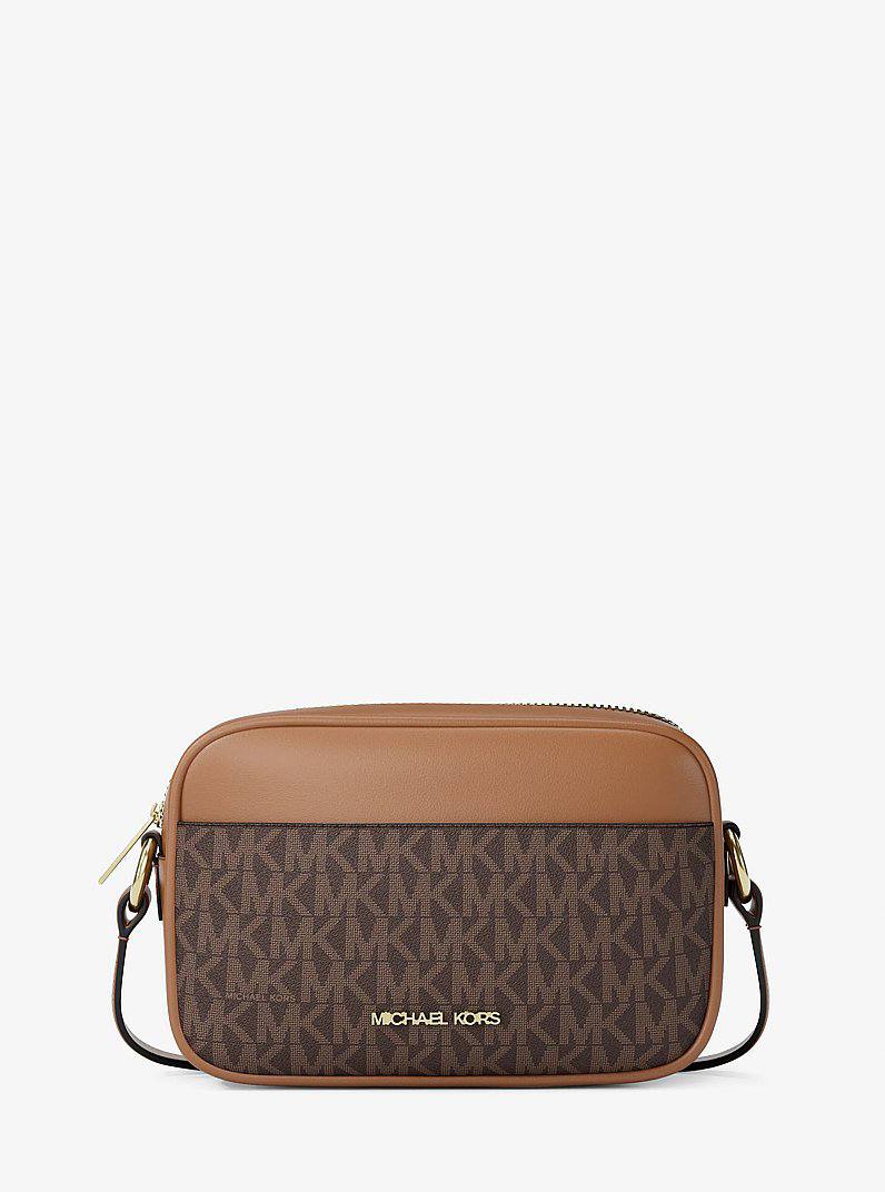 Сумка Jet Set Small Signature Logo Camera Crossbody з коричневим логотипом від Michael Kors